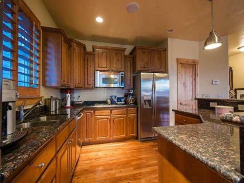 Bear Hollow By Lespri Property Management