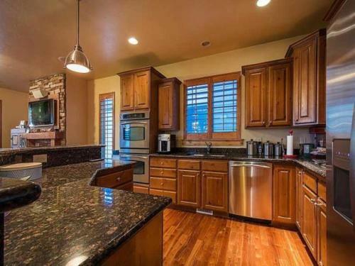 Bear Hollow By Lespri Property Management