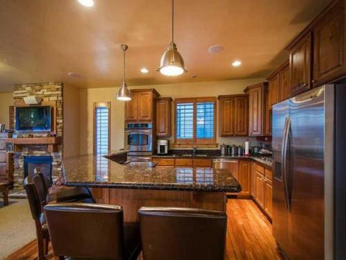 Bear Hollow By Lespri Property Management