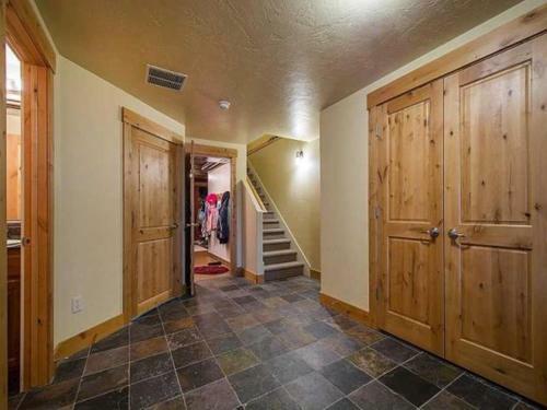 Bear Hollow By Lespri Property Management