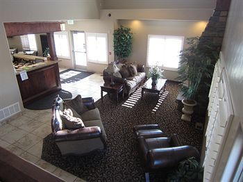 Hotel Landmark Inn And Suites