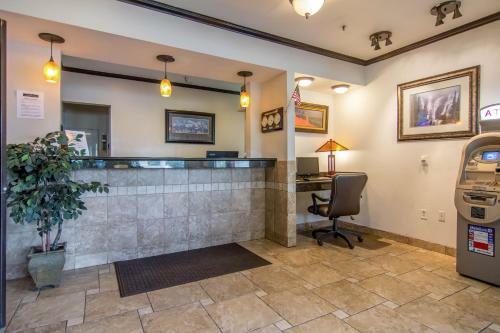 Motel America's Best Inn And Suites Salt Lake City