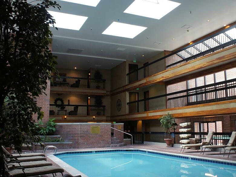 Hotel Raintree's Park Plaza Park City