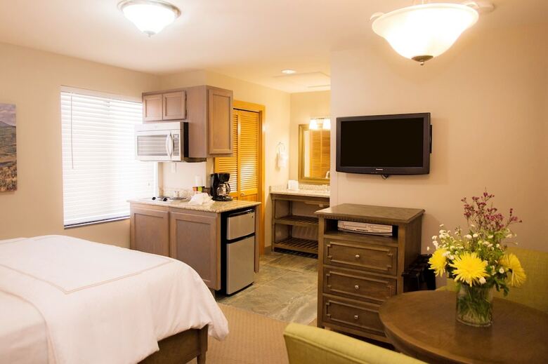 Hotel Raintree's Park Plaza Park City