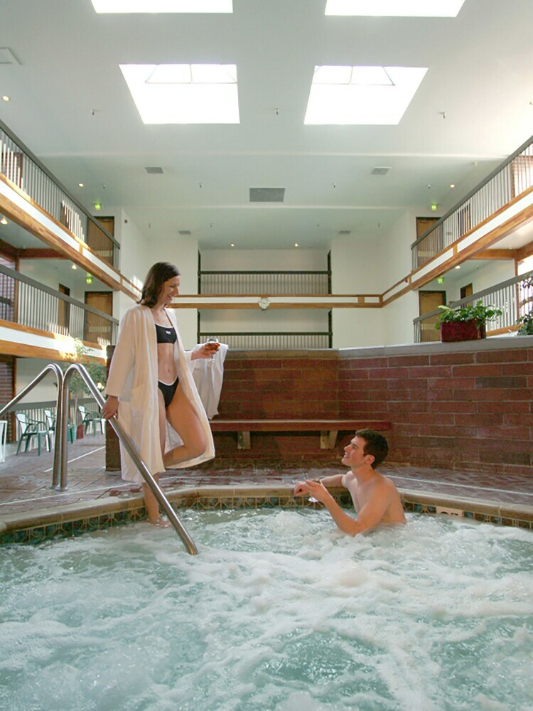 Hotel Raintree's Park Plaza Park City