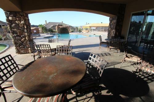 Canyon Villas At Coral Ridge