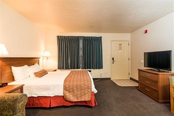 Hotel St. George Inn And Suites