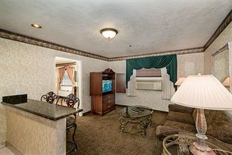 Hotel St. George Inn And Suites