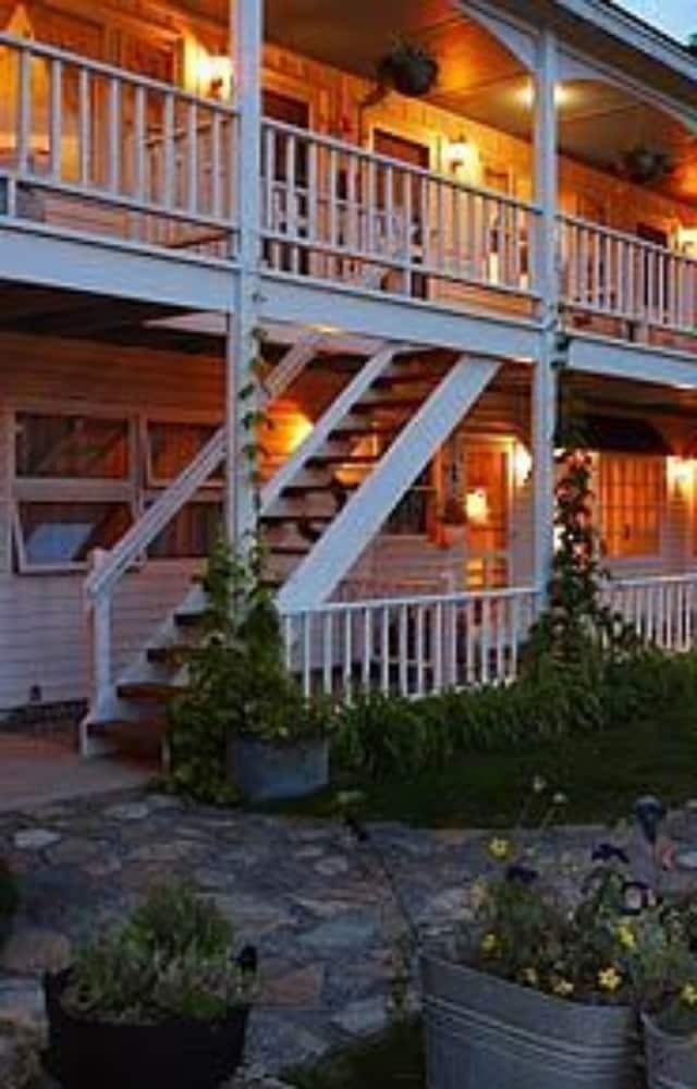 Posada Deerhill Inn