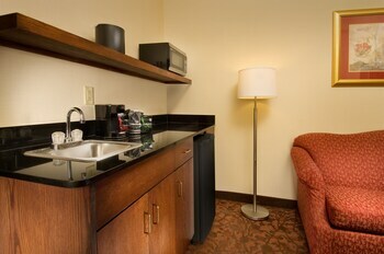 Hotel Comfort Suites Dulles Airport
