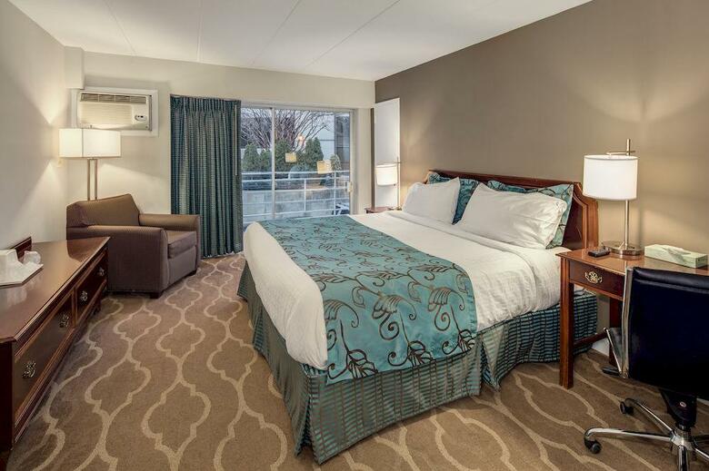 Americana Hotel