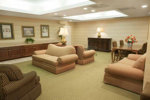 Fredericksburg Hospitality House Hotel