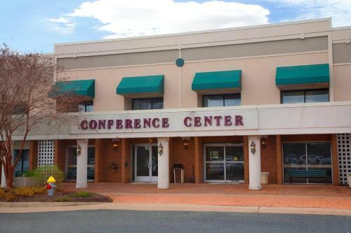Fredericksburg Hospitality House Hotel