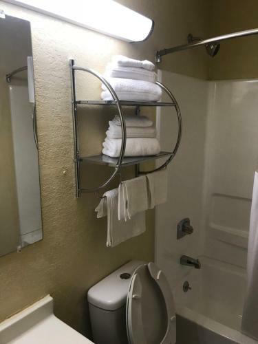 Motel Super 8 By Wyndham Roanoke Va