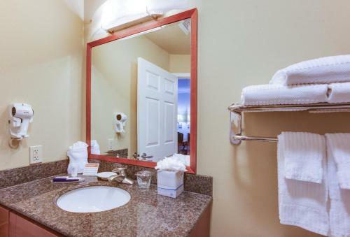 Hotel Candlewood Suites Richmond Airport