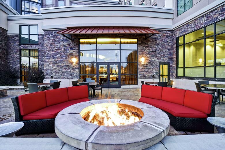 Hotel Embassy Suites Springfield