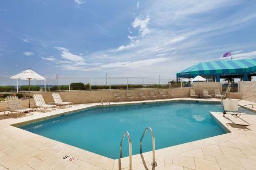Surfbreak Oceanfront Hotel, An Ascend Hotel Collection Member
