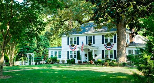 Bed & Breakfast A Williamsburg White House Inn
