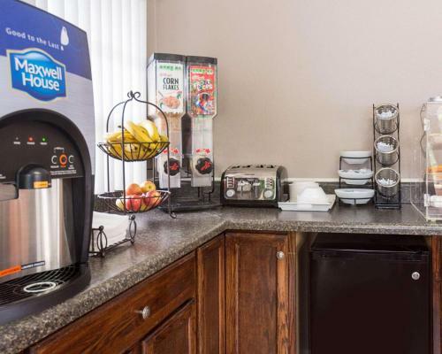 Hotel Rodeway Inn & Suites Williamsburg