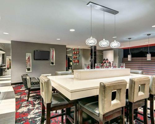 Hotel Comfort Suites Williamsburg Historic Area