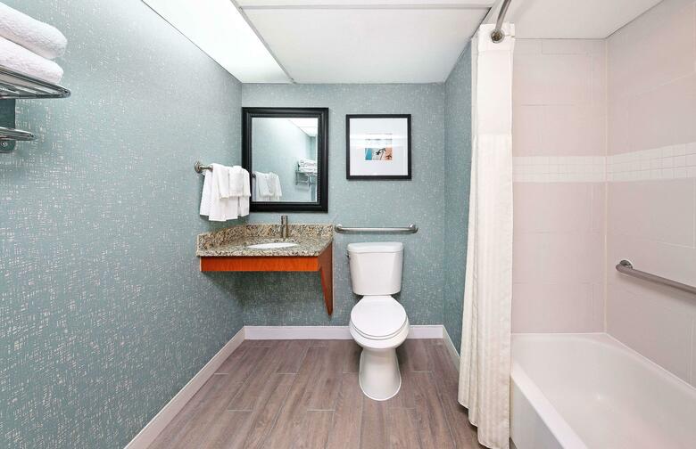 Hotel Doubletree By Hilton Virginia Beach