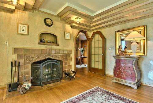 Oyster Bay Manor