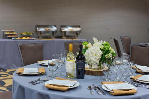Hotel Oxford Suites Bellingham