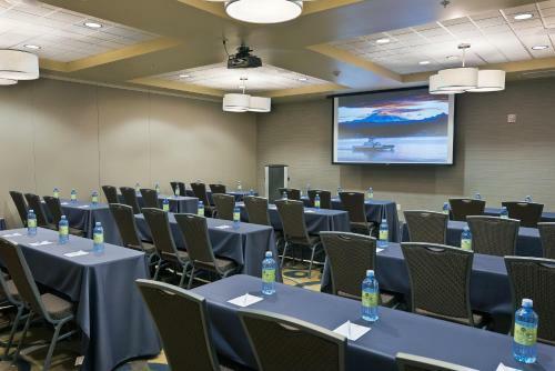 Hotel Oxford Suites Bellingham