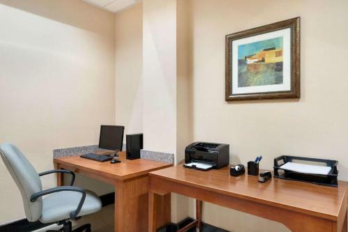Hotel Baymont By Wyndham Bremerton Wa