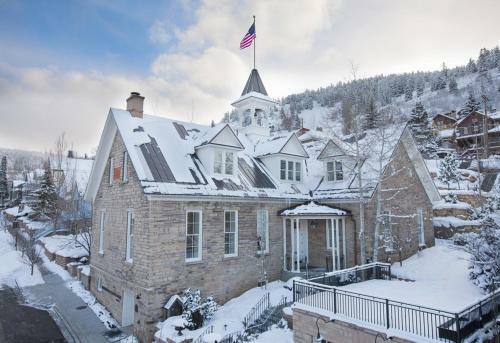 Washington School House Hotel