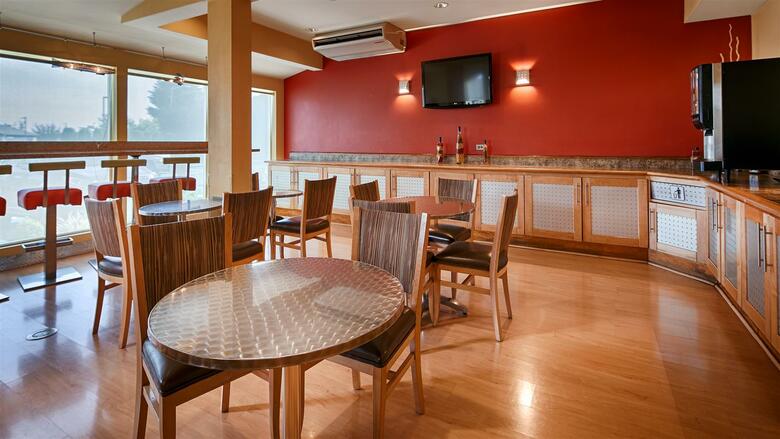 Hotel Best Western Plus Navigator Inn & Suites
