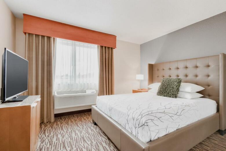 Hotel Best Western Plus Peppertree Airport Inn