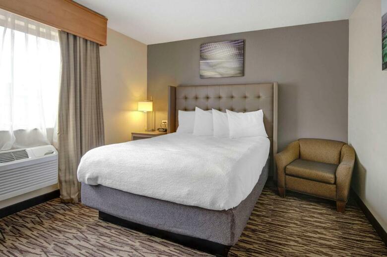 Hotel Best Western Plus Peppertree Airport Inn