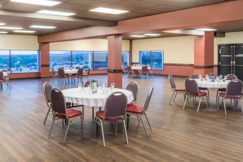 Hotel Ramada By Wyndham Downtown Spokane