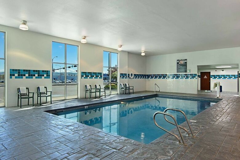 Hotel Oxford Suites Yakima