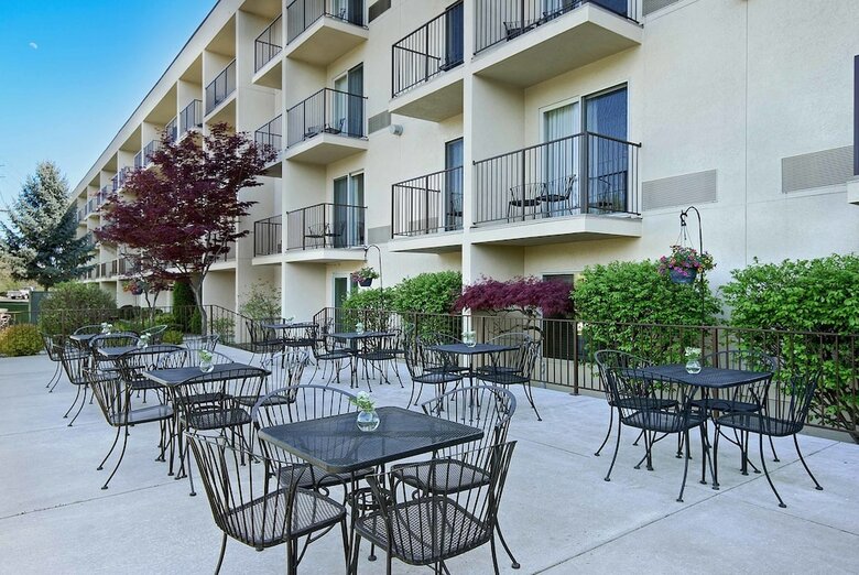 Hotel Oxford Suites Yakima