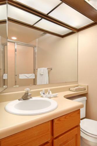 Hotel Powderwood Condominiums