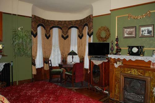 Schuster Mansion Bed & Breakfast