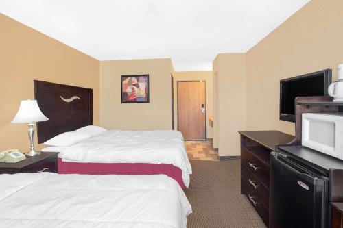 Motel Sheboygan's Pride Super 8