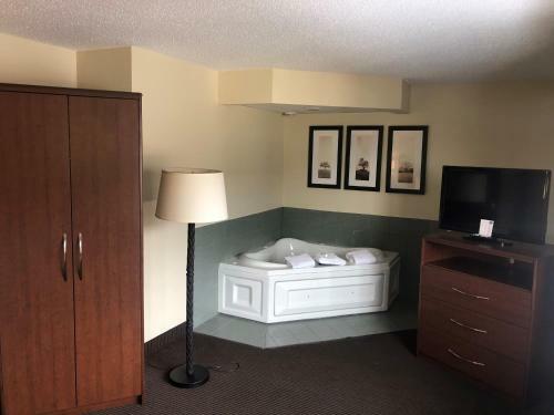 Cobblestone Hotel And Suites - Wisconsin Rapids