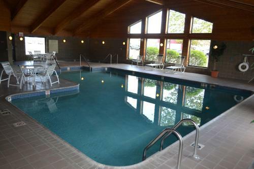 Cobblestone Hotel And Suites - Wisconsin Rapids