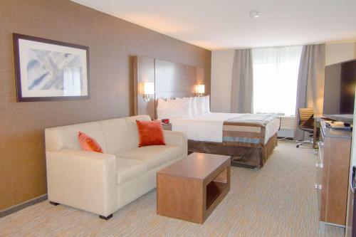 Alakai Hotel & Suites