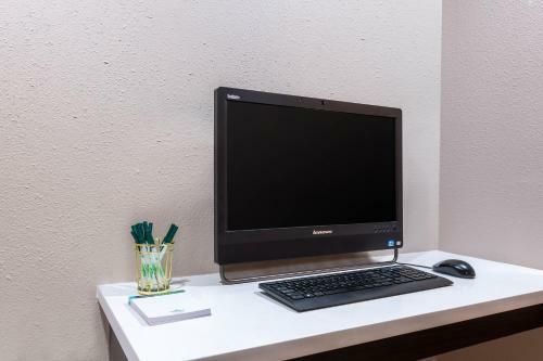 Alakai Hotel & Suites