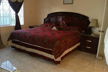 Chateau De La Rose Bed & Breakfast