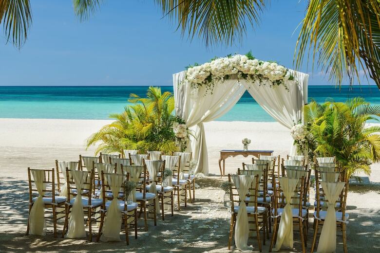 Hotel Couples Swept Away All Inclusive