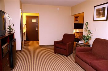 Hotel Rodeway Inn & Suites