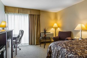 Hotel Rodeway Inn & Suites