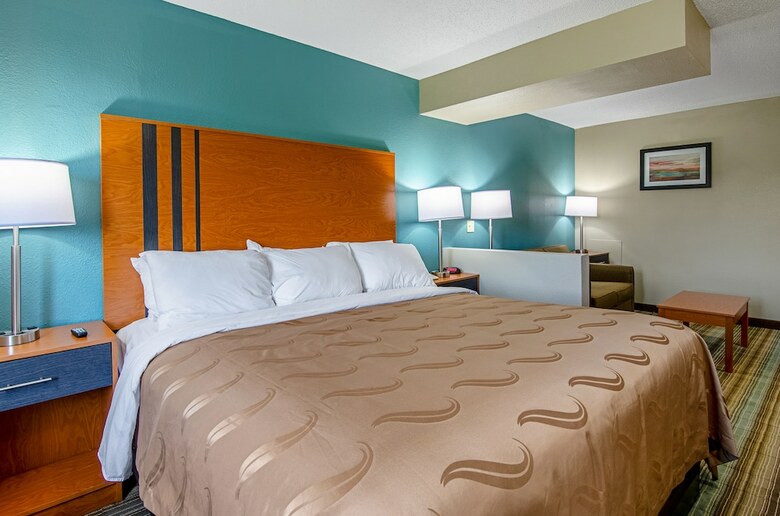 Hotel Quality Inn & Suites