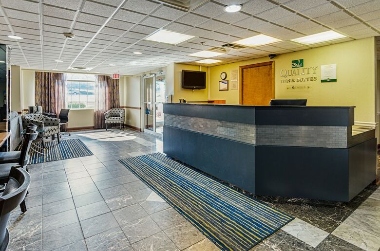 Hotel Quality Inn & Suites