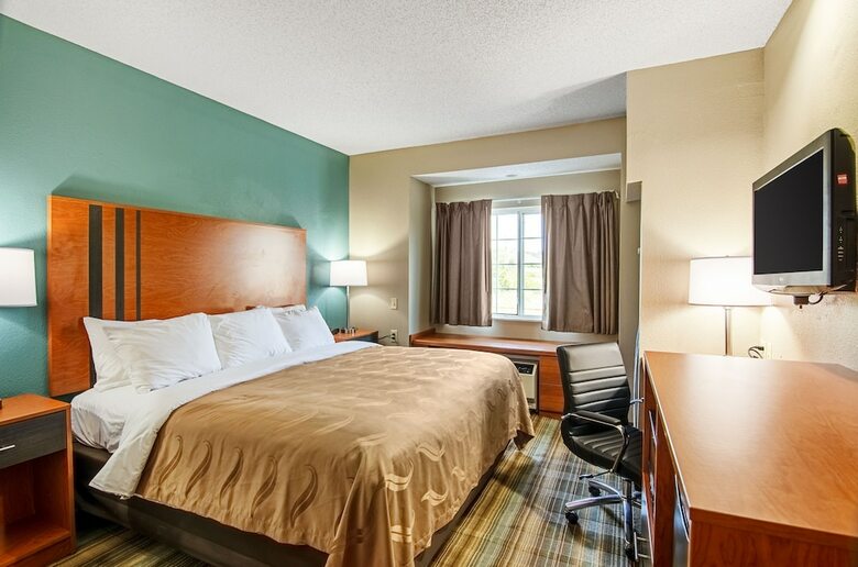 Hotel Quality Inn & Suites